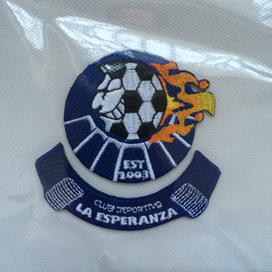 Usine Directe Patchs <span class=keywords><strong>Broderie</strong></span> 3d Fer Brodé Tissu Tissu <span class=keywords><strong>Patch</strong></span> Football Badges Badge <span class=keywords><strong>thermocollant</strong></span> - Product Image 1
