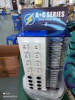 Accessoires pour téléphones portables en gros Rotation à 360 degrés Affichage Chargeurs de voiture USB Adaptateurs de supermarché Câbles de données
