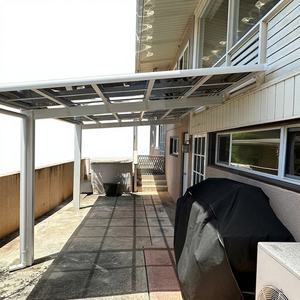 Abri de voiture extérieur moderne et simple en aluminium avec toit en polycarbonate, pour une seule voiture - Product Image 1