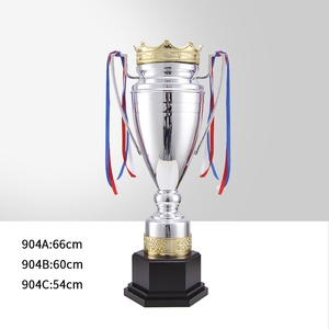 Nouveau Trophée Sportif Métallique Haut <span class=keywords><strong>de</strong></span> Gamme Personnalisé Grande Taille avec Couronne Dorée et Rubans pour Champions <span class=keywords><strong>de</strong></span> Football - Product Image 3