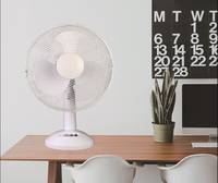 Ventilateur de table mécanique exquis en plastique à 3 pales de 12 pouces. Fonction oscillante silencieuse et écoénergétique. pour les bureaux et les études