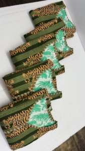 เสื้อแจ็คเก็ตผ้าแคนวาสลายเสือแบบคันธา ระบายอากาศได้ดี ใส่กลับด้านได้ คอวี ติดกระดุมด้านหน้า เหมาะสำหรับใส่เป็นเสื้อคลุมชั้นในฤดูหนาว แฟชั่นสไตล์บูติก - Product Image 2