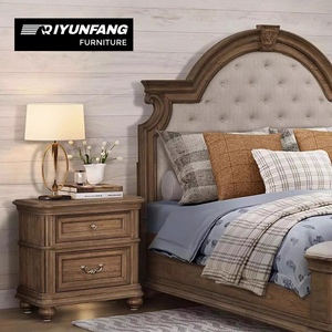 Set Camera da Letto Classico in Legno Massello Oversize King/Queen Size, Mobili di Lusso in Stile Europeo per Appartamenti e Ville di Alta Gamma - Product Image 3