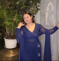 Tenue de mariage/fête indienne moderne prête à porter pour femme, Salwar Kameez en faux Georgette avec dentelle fantaisie, entièrement cousue