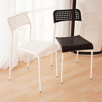 Chaise en plastique creuse pour loisirs de plein air, chaise de relaxation petite, robuste et stable