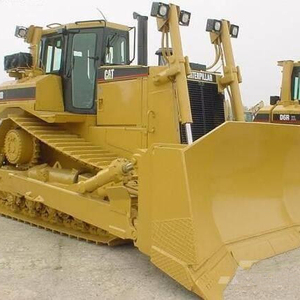 Bulldozer Usado D5K Japonés con Alto Momento de Carga, 5000 kg de Peso, Capacidad de Empuje de 3M3 - Product Image 1