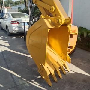 Excavatrice Komatsu PC130 d'occasion de 13 tonnes, moteur Cummins, pompe hydraulique Kawasaki, moteur d'origine japonaise, 0-2000 heures, 90% neuve - Product Image 4