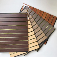 Paneles de Techo y Revestimientos de Pared de PVC, Rejilla de Techo Laminada con Aspecto de Madera Natural para Instalación en Hoteles, Hospitales, Sótanos y Decoración de Interiores