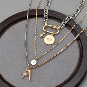 Collar de moda punk con colgante de múltiples capas, cadena mixta de oro y plata, con dije de estrella, pincho, moneda redonda y cierre. - Product Image 2