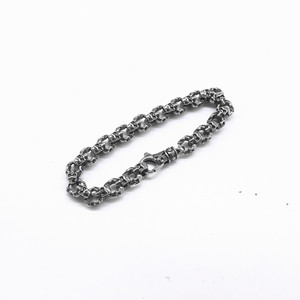 Pulsera de acero y titanio con diseño de esqueleto y elemento de cruz con patrón geométrico para hombre, accesorio de moda y joyería. - Product Image 3