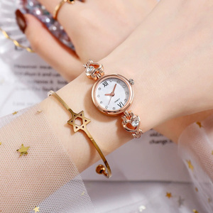 Reloj de Lujo para Mujer 2026 Virtue Diamond Silver Heart con Correa Hueca y Movimiento de Cuarzo, Personalización al por Mayor - Product Image 2