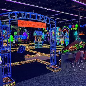 Conception et planification de parcours de mini-golf à lumière noire Monster Glow, installation de golf néon interactif personnalisée pour parc d'attractions intérieur - Product Image 6
