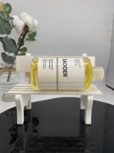 Tónico Líquido Vegano de Lujo Hidratante y Antiarrugas con 7% de Ácido Glicólico y Solución que Ajusta el Color para Todo Tipo de Piel - Product Image 2