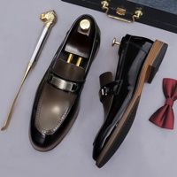 Mocassins en cuir verni pour hommes, chaussures habillées en cuir de vachette véritable ornées de métal, chaussures de cérémonie pour marié