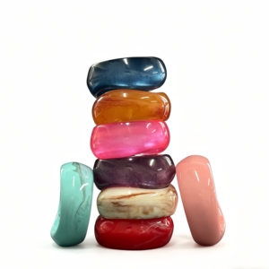 Bracelet artisanal en résine artistique multicolore de forme irrégulière pour la décoration intérieure et la bijouterie – Bracelet personnalisé à motif marbré pour femme, cadeau unique - Product Image 1