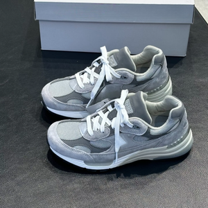 Dropshipping : Baskets de luxe de créateur, de marque originale, personnalisées à lacets, style basketball robuste, avec empeigne en maille, tendance mode - Product Image 1