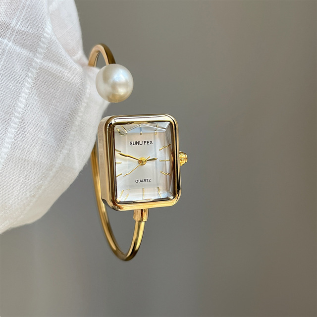 High-quality Sunlifex square Pearl Bracelet-style Watch for Women Fashionable Minimalist Design and Delicate Watch