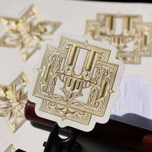 Paquete de etiquetas de vinilo de impresión personalizada de gama alta de lujo, pegatina de lámina dorada en relieve para uso cosmético y artesanal con logotipo personalizado - Product Image 5