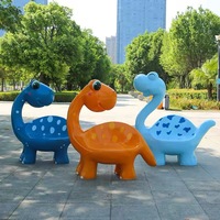 Chaise et banc en fibre de verre en forme de dinosaure réaliste, style dessin animé, décorations de parc à thème dinosaures personnalisées en usine