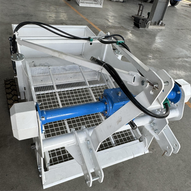 Beach Rake Machine with Engine Core Component for Efficient Trash and Debris Collection
