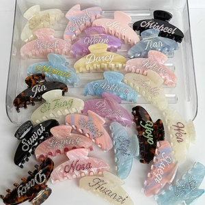 YJL Fermaglio per Capelli Personalizzato con Logo in Strass e Perle, Grande, Classico, alla Moda, per Ragazze e Donne, Semplice e Personalizzabile - Product Image 1
