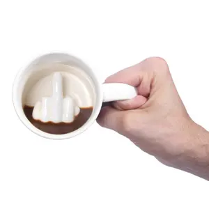 クリエイティブホワイトミドルフィンガースタイルカップノベルティミキシングコーヒーミルクカップ面白いセラミックマグ