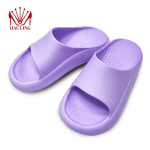 Claquettes tendance en EVA à semelle épaisse, personnalisables avec logo, style nuage, unisexe - Product Image 2