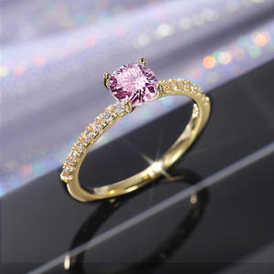 Anillo de compromiso de oro para mujer H544 con centro de cristal rosa y banda de diamantes de imitación para joyería de boda - Product Image 3