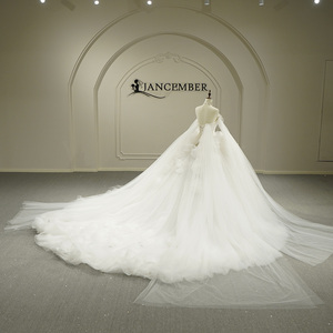 Gt26041 Modern Palace Vestido de Novia Romántico de Lujo de Alta Gama con Hombros Descubiertos, Apliques 3D, Pedrería, Largo hasta el Suelo y Cola Capilla, Ligero - Product Image 3