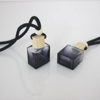 10ML bas prix voiture sortie d'air parfum suspendu pendentif carré verre parfum diffuseur personnalisé voiture parfum désodorisant bouteille