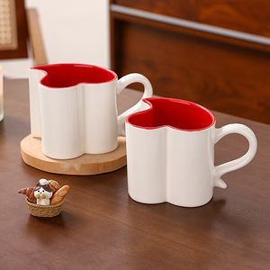 Tasses en céramique en forme de cœur 380 ml, en porcelaine, cadeau pour couple, design original - Product Image 1