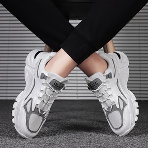 Chaussures de sport pour hommes en promotion – Baskets athlétiques, décontractées, pour la course, la gym, le volleyball, le football et le tennis - Product Image 4