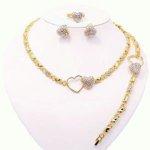 Vente en gros de bijoux classiques en alliage plaqué or 'I Love You' Embrasser et embrasser pour <span class=keywords><strong>la</strong></span> mariée pour les occasions d'anniversaire - Product Image 3