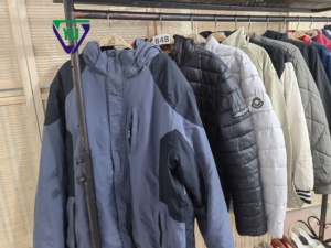 Giacche Invernali da Uomo in Cotone di Seconda Mano Calde con Cerniera all'Ingrosso in Balle di <span class=keywords><strong>Vestiti</strong></span> Usati per Adulti - Product Image 2