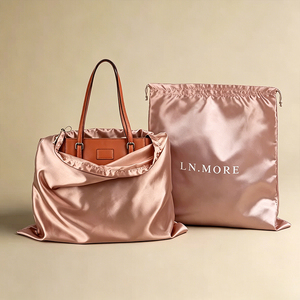 Sac à poussière en satin en gros pour sac à main, pochette de rangement de luxe pour bijoux, emballage personnalisé avec cordon de serrage, petit MOQ 100 pièces - Product Image 1