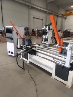 Tour à commande numérique 5 axes haute efficacité TJ-1220 avec dispositif de ponçage intégré et alimentation automatique pour le traitement du bois