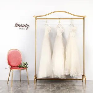 Rack de casamento estilo europeu, rack dourado de ferro para exibição de roupas