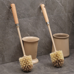 Ensemble de brosses de toilette avec base, manche long en bois, poils en fibre de coco, boucle de suspension pour le nettoyage de la salle de bain - Product Image 2