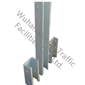 Poste de Acero Galvanizado en Caliente Tipo C para Barrera de Seguridad Vial, Resistente a la Corrosión y de Estructura Duradera - Product Image 1