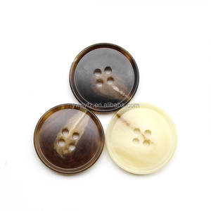 Chất Lượng Cao Tùy Chỉnh Mô Hình Sừng Nhựa Nút Phụ Kiện <span class=keywords><strong>4</strong></span> Lỗ Áo Sơ Mi Phù Hợp Với Áo Khoác Ưa Thích Màu Nâu Nhựa Áo Khâu Nút - Product Image 2