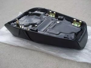 อะไหล่รถจักรยานยนต์จากโรงงานโดยตรง รับผลิตตามสั่ง เบาะรถมอเตอร์ไซค์ DT125 เบาะคู่แบบเต็มตัว สำหรับรถสกู๊ตเตอร์ <span class=keywords><strong>DT100</strong></span> และ DT125 - Product Image 5