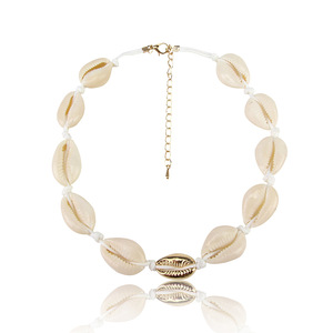 Collar de conchas marinas naturales de cauri para mujer, cadena ajustable bohemia de playa hawaiana a la moda hecha a mano - Product Image 1