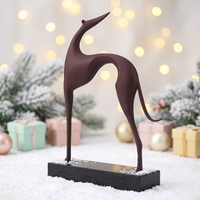 Sculpture d'art rouge sur base en marbre, statue d'animal moderne de luxe, ornement décoratif de bureau, artisanat en métal fait main, cadeau