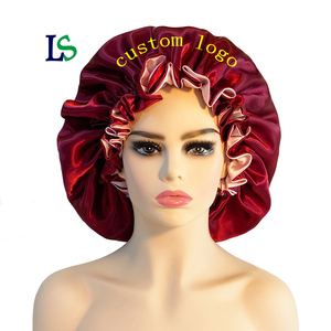 Bonnets de nuit en satin double épaisseur avec logo personnalisé, bonnets de sommeil en soie satinée pour femmes, bonnets de créateur, bonnets en satin assortis mère et fille - Product Image 1