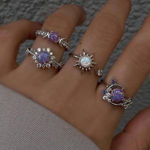 Set di Anelli con Cristalli e Strass a Forma di Stella e Luna in Stile Europeo e Americano, Set di Anelli con Gemme Viola per Regali di Anniversario per Donne - Product Image 2