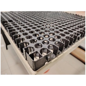 Cellule de drainage en nid d'abeille HDPE 30mm 500x500mm, jardin sur le toit/installation de gazon artificiel Compositing <span class=keywords><strong>Geotextile</strong></span> 200-300gsm - Product Image 4