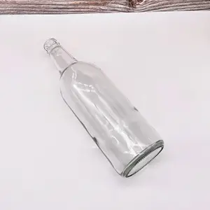中国制造商提供空透明玻璃700毫升威士忌酒瓶与木塞批量销售