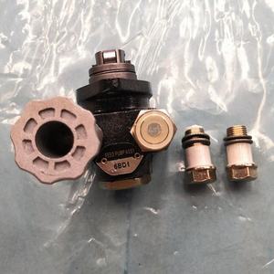 105220-7230  8972268590 ZX75US 4JG1 Pièces de moteur diesel pour excavatrice  4D95 6BD1 6BG1 Pompe d'alimentation en carburant / Pompe de transfert de carburant manuelle - Product Image 4