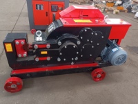 Machine de découpe de barres d'armature en acier au carbone robuste avec moteur et engrenage 380V triphasé haute précision