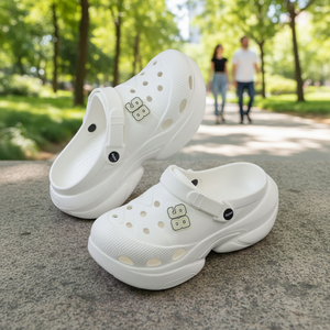 Zapatos con orificios de ventilación, disponibles en stock para pedidos al por mayor, <span class=keywords><strong>zuecos</strong></span> de playa impermeables con suela gruesa, <span class=keywords><strong>zuecos</strong></span> de jardín, tallas grandes, elegantes zapatos perforados. - Product Image 1